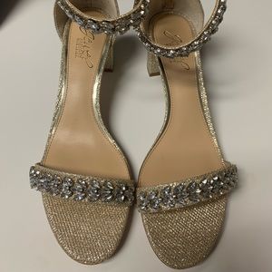 NEW NEVER WORN JEWEL BADGLEY MISCHKA HEELS